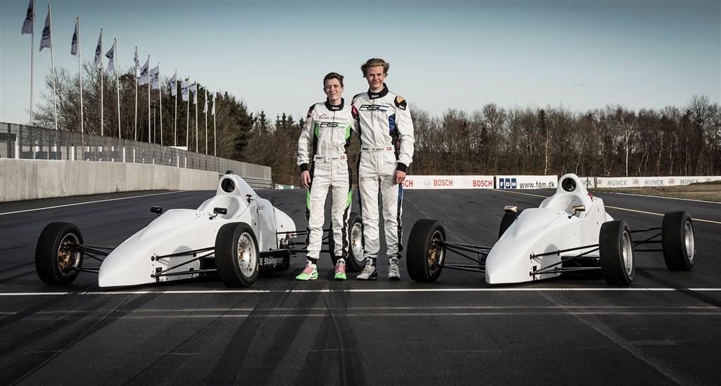 Banelicens er i hus for kørerne i Team Vesti-Höyer Motorsport.
(Foto: Frederik Vesti Presse)
